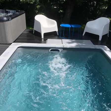 Pause Nature Sorbais: De Groupe With Pool, Spa, And 8 En-suite Sorbais