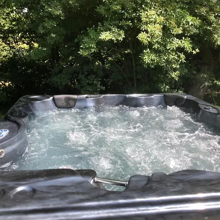 Pause Nature Sorbais: De Groupe With Pool, Spa, And 8 En-suite Holiday home