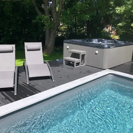 Holiday home Pause Nature Sorbais: De Groupe With Pool, Spa, And 8 En-suite