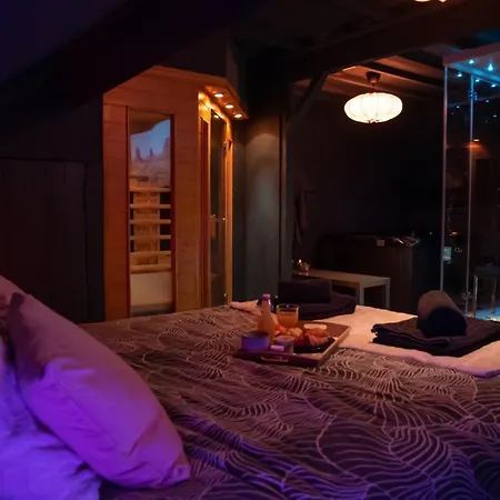 Holiday home Pause Nature Sorbais: De Groupe With Pool, Spa, And 8 En-suite