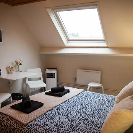 Pause Nature Sorbais: De Groupe With Pool, Spa, And 8 En-suite Holiday home