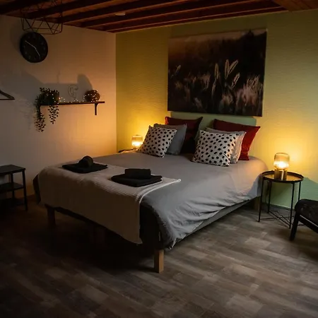 Pause Nature Sorbais: De Groupe With Pool, Spa, And 8 En-suite Holiday home