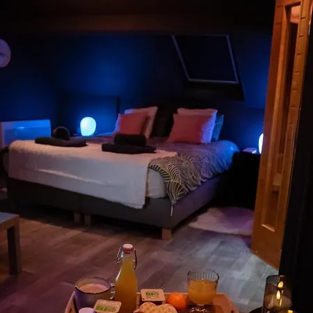 Pause Nature Sorbais: De Groupe With Pool, Spa, And 8 En-suite *